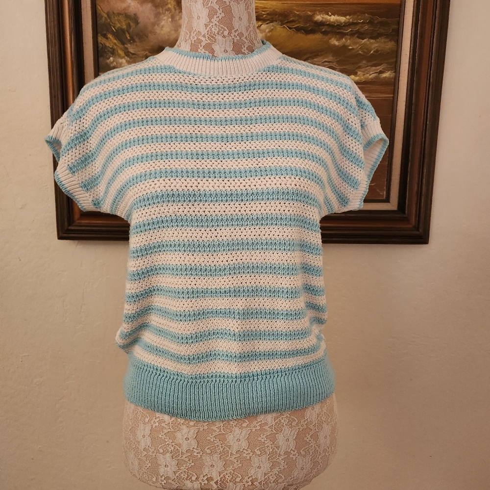 Vintage 1980s White Blue Shortsleeve Knit Sweater by Jolie